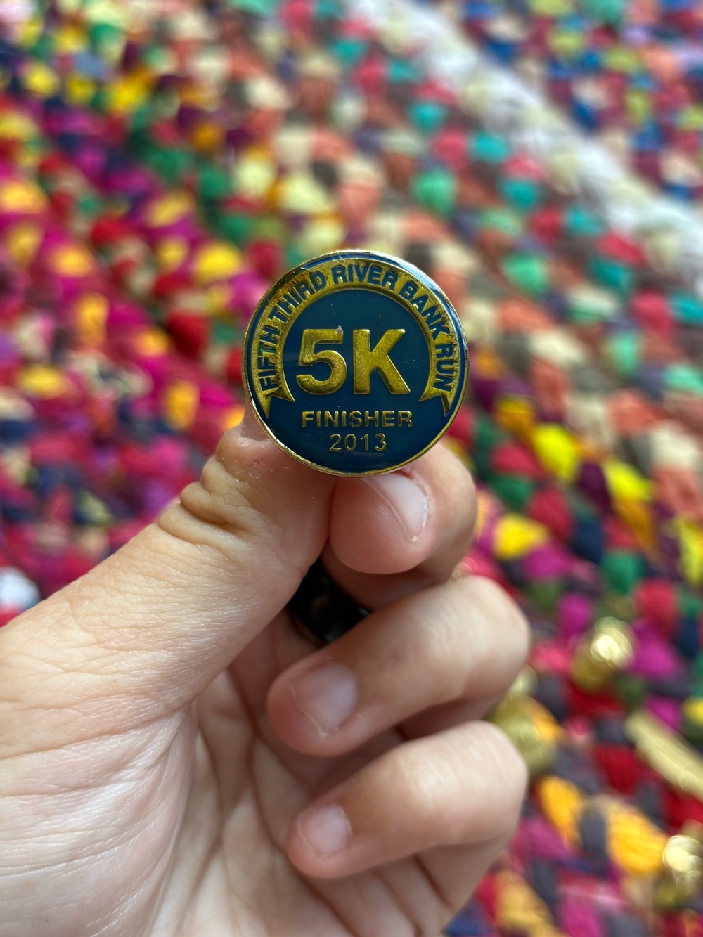 2013 FIFTH THIRD RIVER BANK RUN 5K FINISHER PIN
